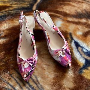 Karen Scott High Heel Pumps Floral Design